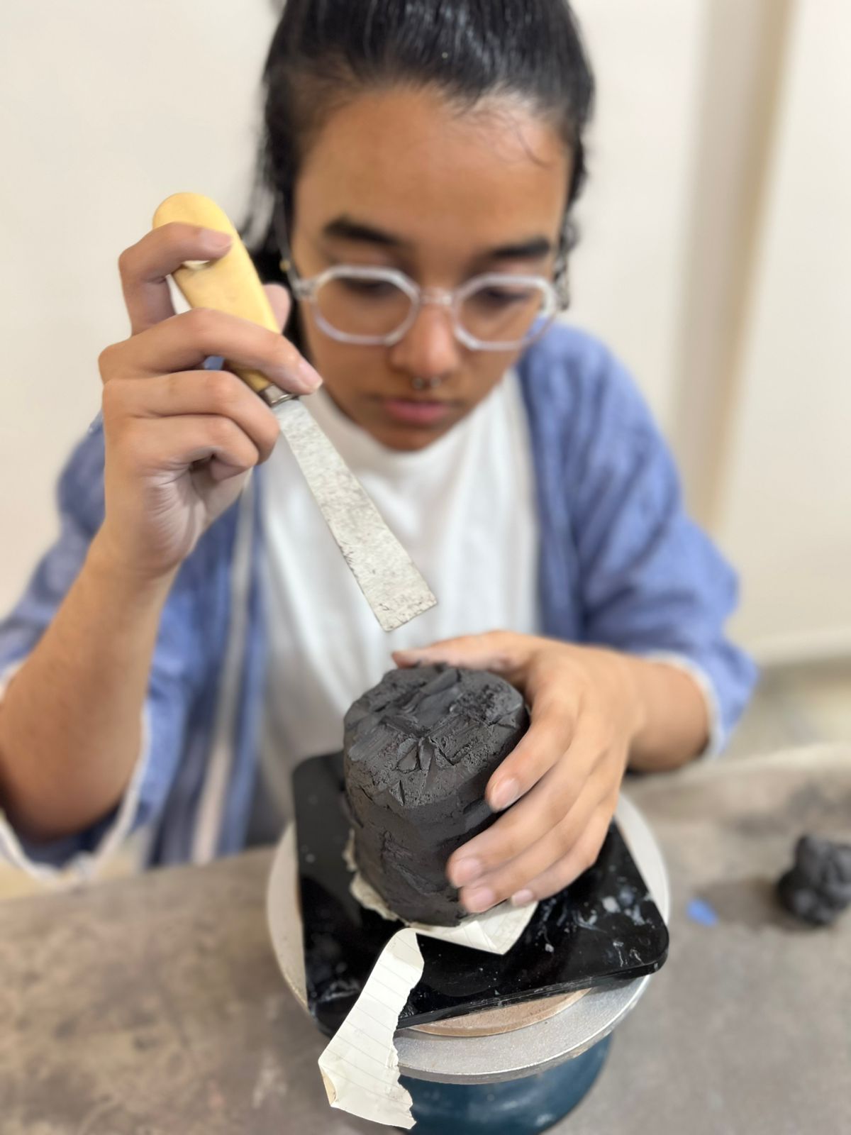 Shaping Clay the Kurinuki Way – It’s All About Mindfulness